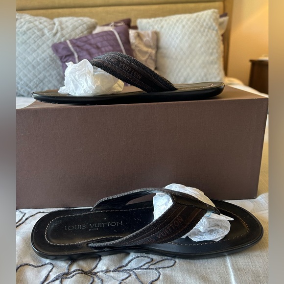 Mens Louis Vuitton Sandals - Picture 2 of 10